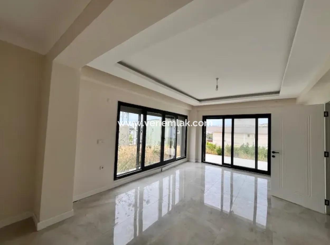 Seferihisar Sığacık'ta, Girlen Mevkii'nde Satılık Villa