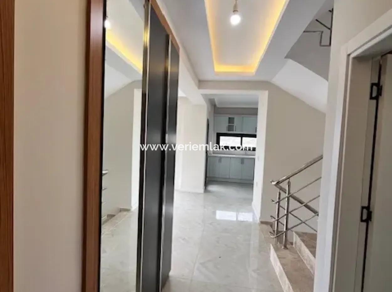 Seferihisar Sığacık'ta, Girlen Mevkii'nde Satılık Villa