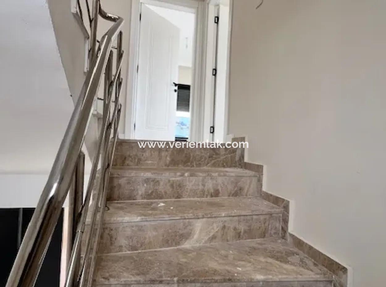 Seferihisar Sığacık'ta, Girlen Mevkii'nde Satılık Villa