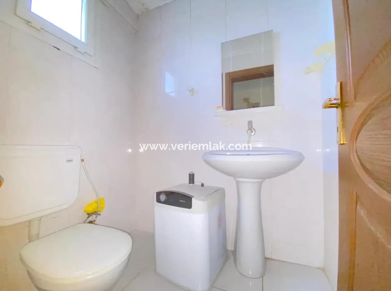 Seferihisar Sığacık'ta Sığacık Marina Karşısında Müstakil Ev