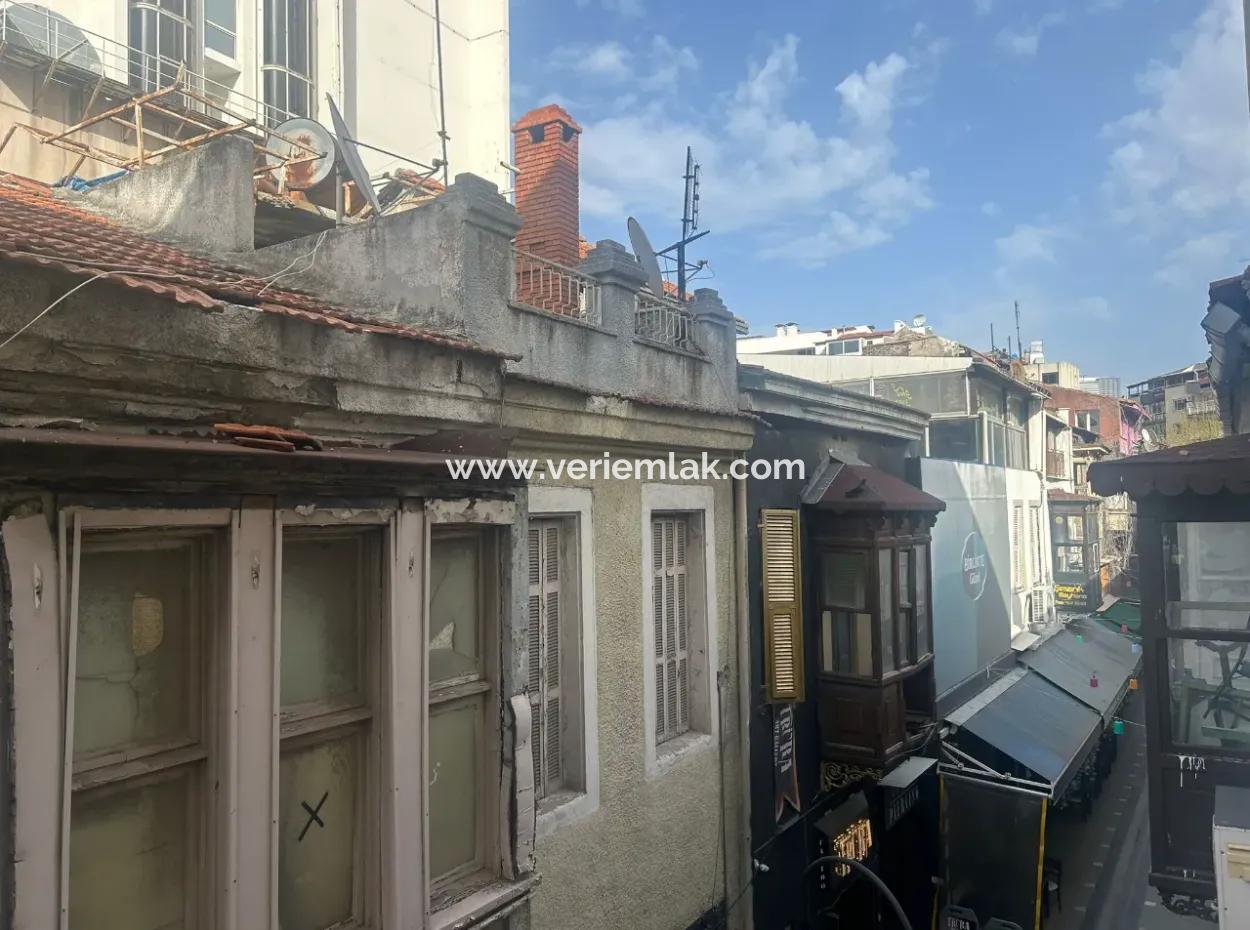 Kıbrıs Şehitleri Caddesine Yakın  2.Kordonda Satılık Daire