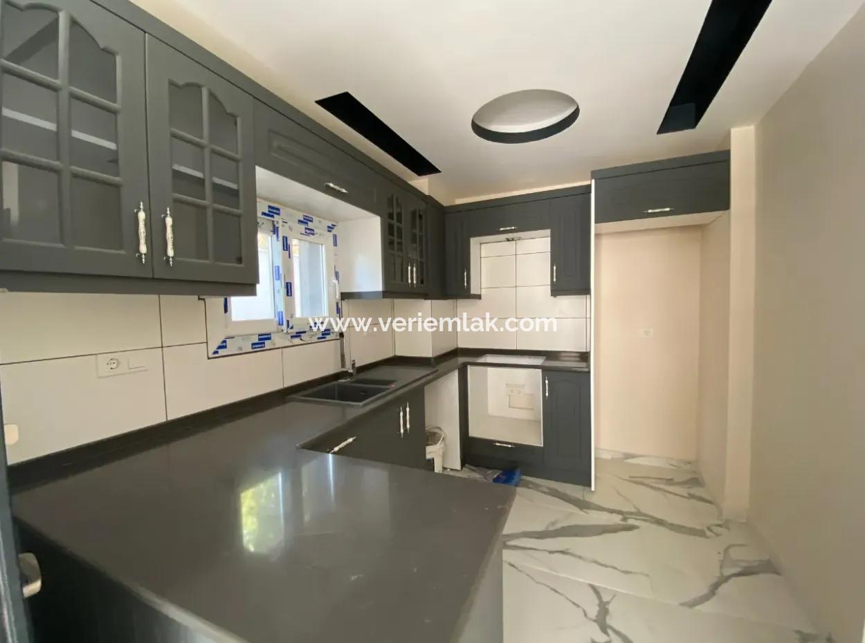 Doğanbeyde Site İçerisinde Deniz Ve Doğa Manzaralı Satılık Triplex Villa
