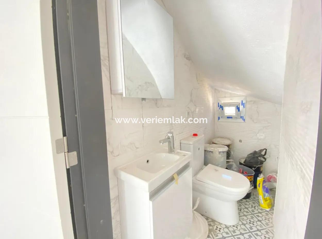 Doğanbeyde Site İçerisinde Deniz Ve Doğa Manzaralı Satılık Triplex Villa