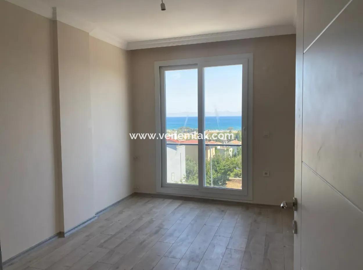 Doğanbeyde Site İçerisinde Deniz Ve Doğa Manzaralı Satılık Triplex Villa