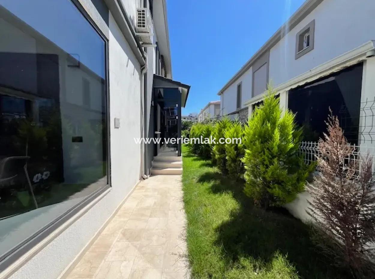 Seferihisar Villalar Bölgesinde, Kış Bahçeli, Emsalsiz Lüks Villa