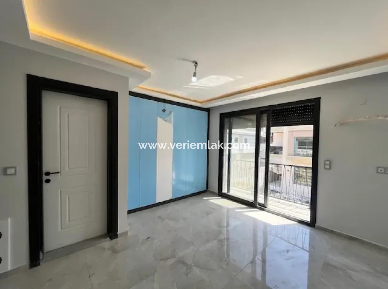 Seferihisar Merkez'de 3+1, Kapalı Mutfaklı, Sıfır Villa