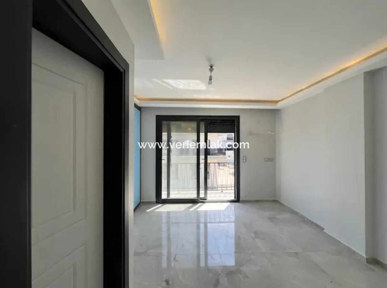 Seferihisar Merkez'de 3+1, Kapalı Mutfaklı, Sıfır Villa