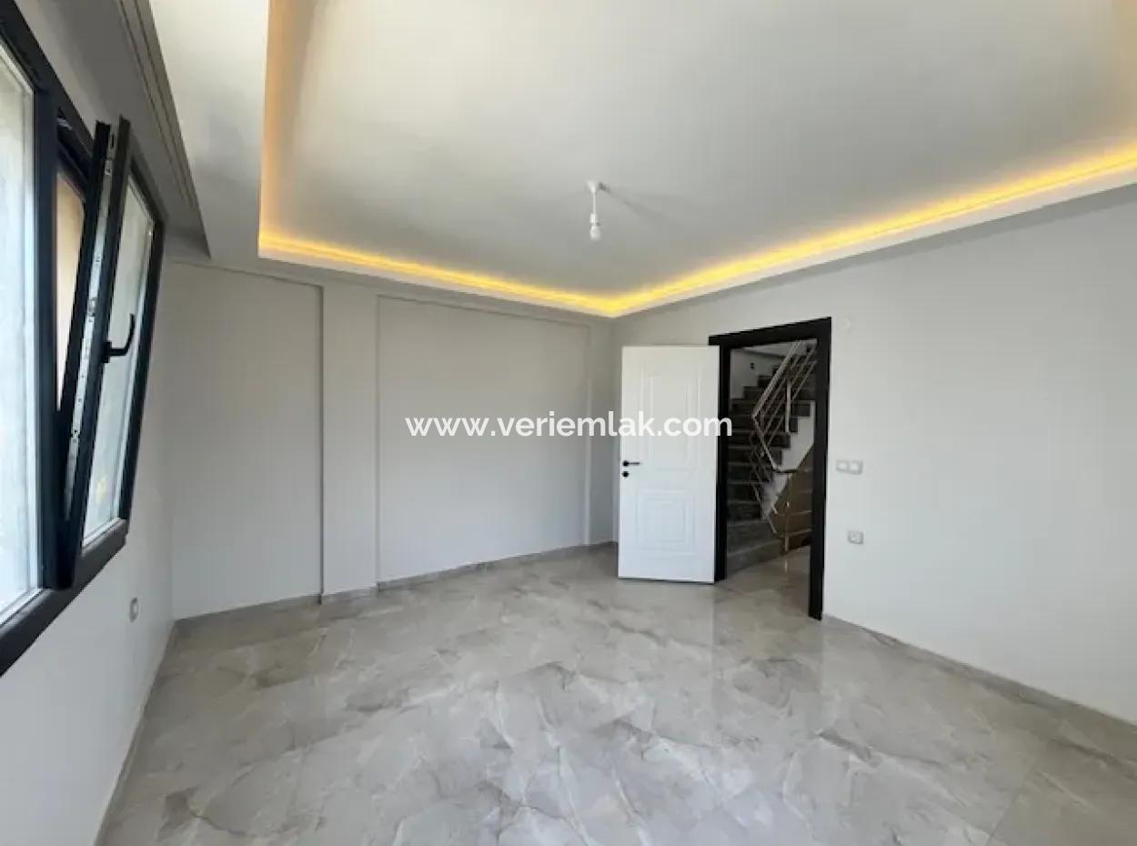 Seferihisar Merkez'de 3+1, Kapalı Mutfaklı, Sıfır Villa