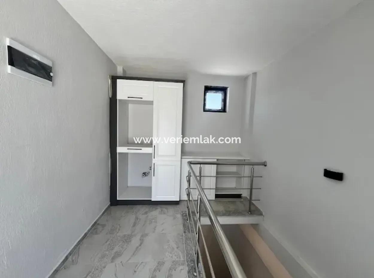 Seferihisar Merkez'de 3+1, Kapalı Mutfaklı, Sıfır Villa