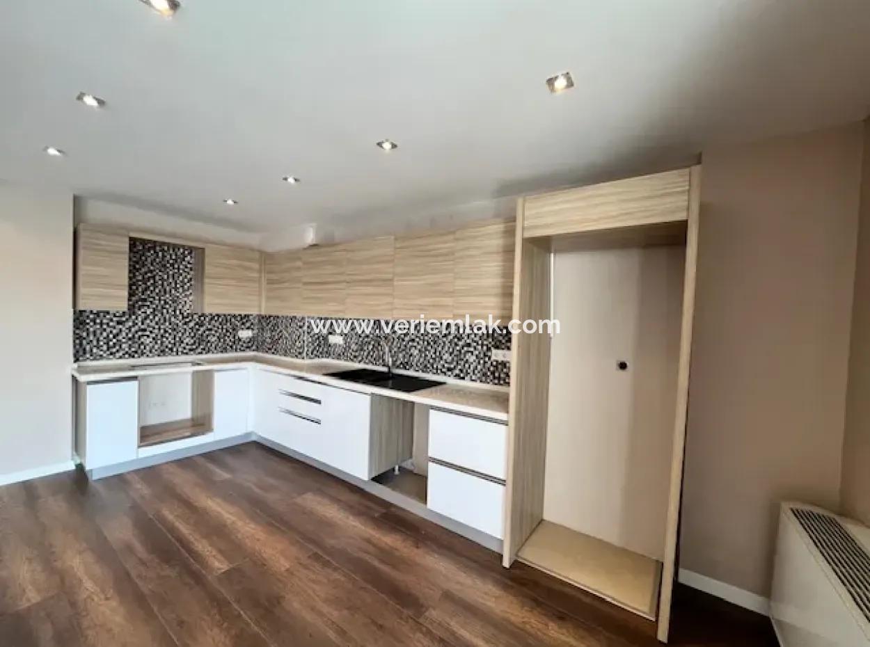 Seferihisar Merkez'de 4+1, Ebeveyn Banyolu, Teraslı, Akıllı Ev