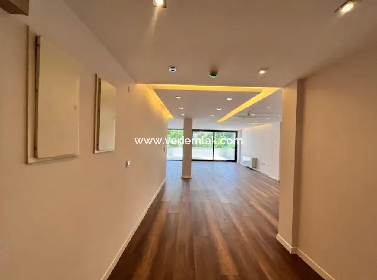 Seferihisar Merkez'de 90M2, Açık Alanlı ,Teraslı, Sıfır Akıllı Ev