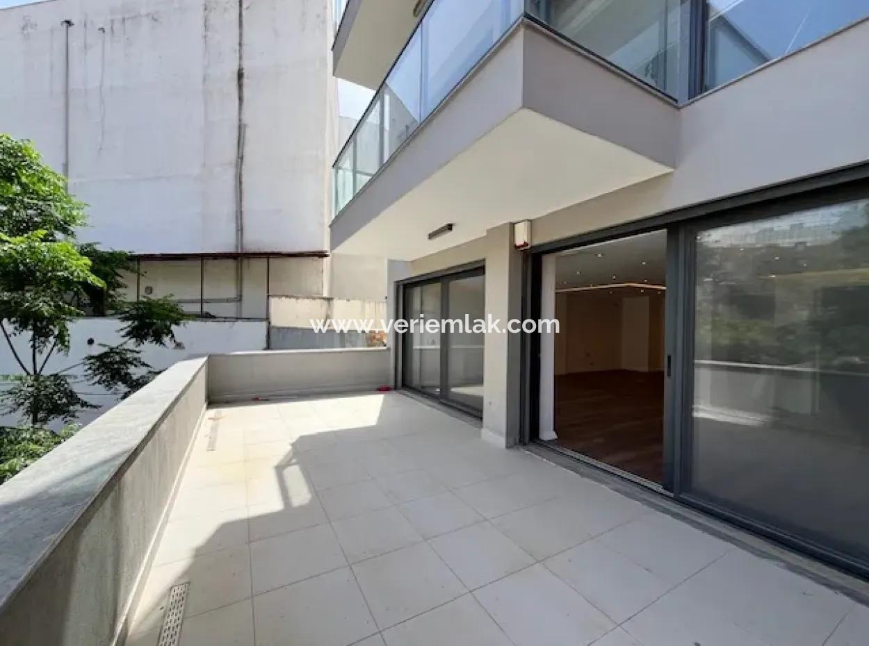 Seferihisar Merkez'de 90M2, Açık Alanlı ,Teraslı, Sıfır Akıllı Ev