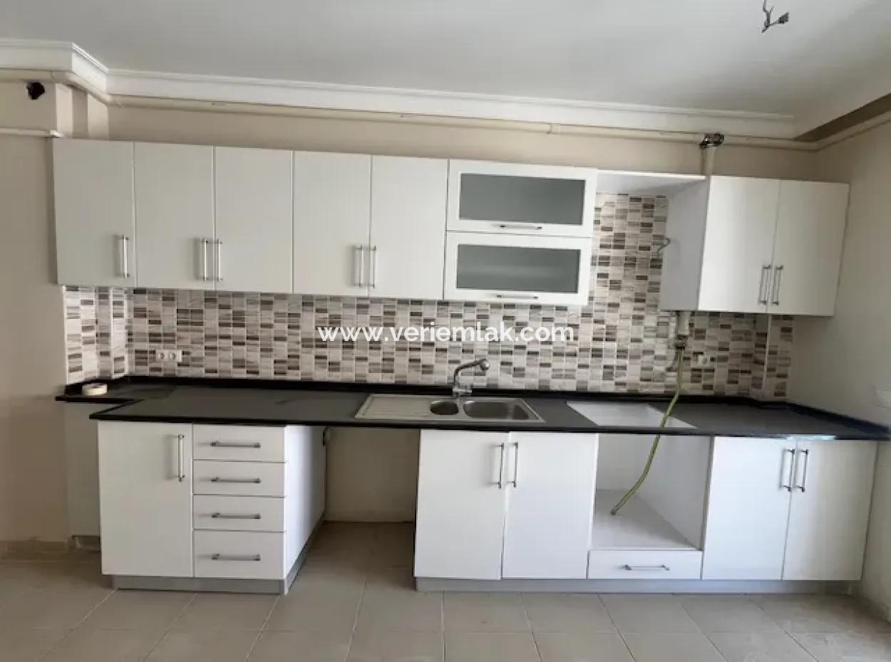 Seferihisar Adliyesi Yakınında,Köşe Konumlu,Dubleks, 280M2, Kapalı Mutfaklı Satılık Daire