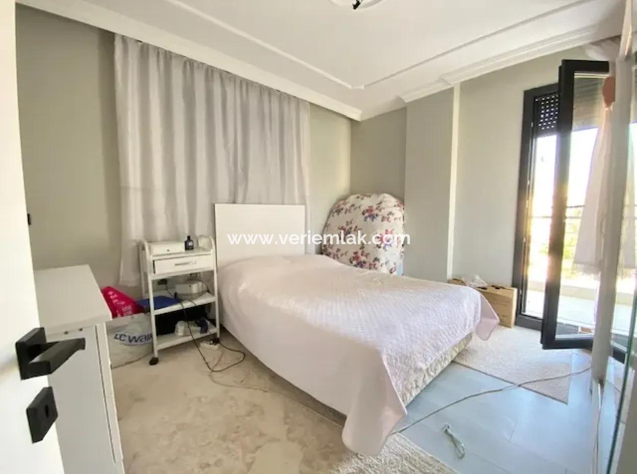 Seferihisar Doğanbeyde 3+1, Bahçeli Satılık Villa