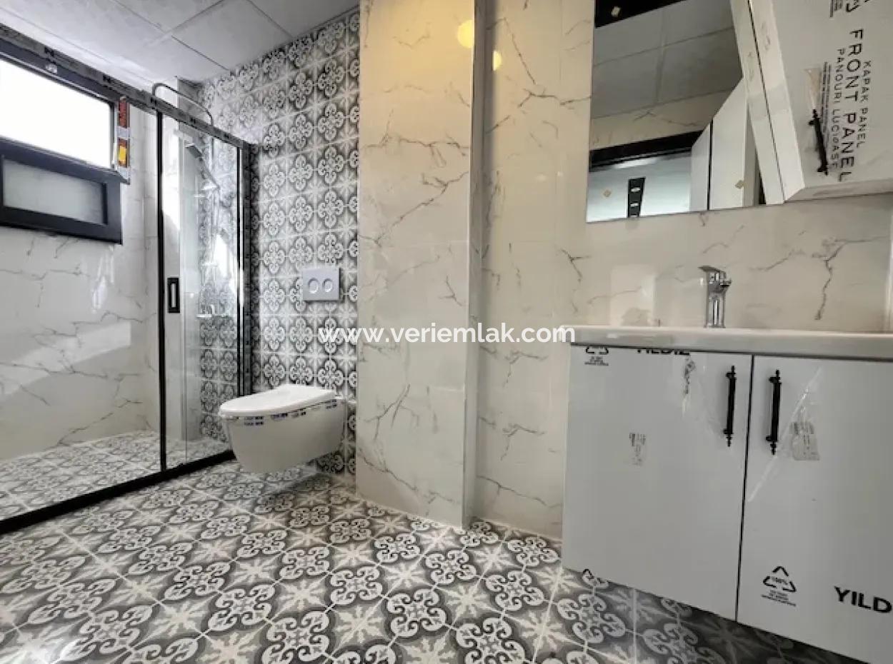 Seferihisar Akaca'da Denize 50M 4+1, 180M2 Satılık Sıfır Havuzlu Villa