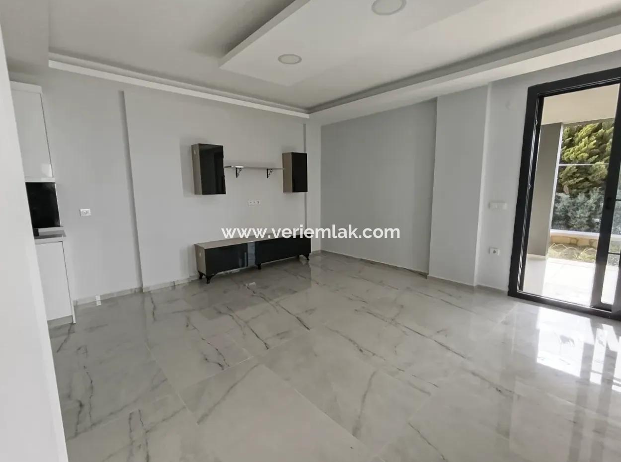 Seferihisar Elmastaş'ta Deniz'e 450M 3+1, 160M2 Kelepir Sıfır Villa