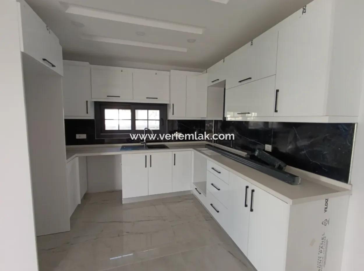 Seferihisar Elmastaş'ta Deniz'e 450M 3+1, 160M2 Kelepir Sıfır Villa