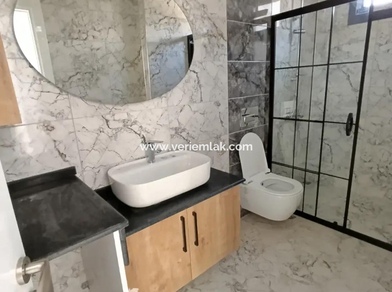 Seferihisar Elmastaş'ta Deniz'e 450M 3+1, 160M2 Kelepir Sıfır Villa