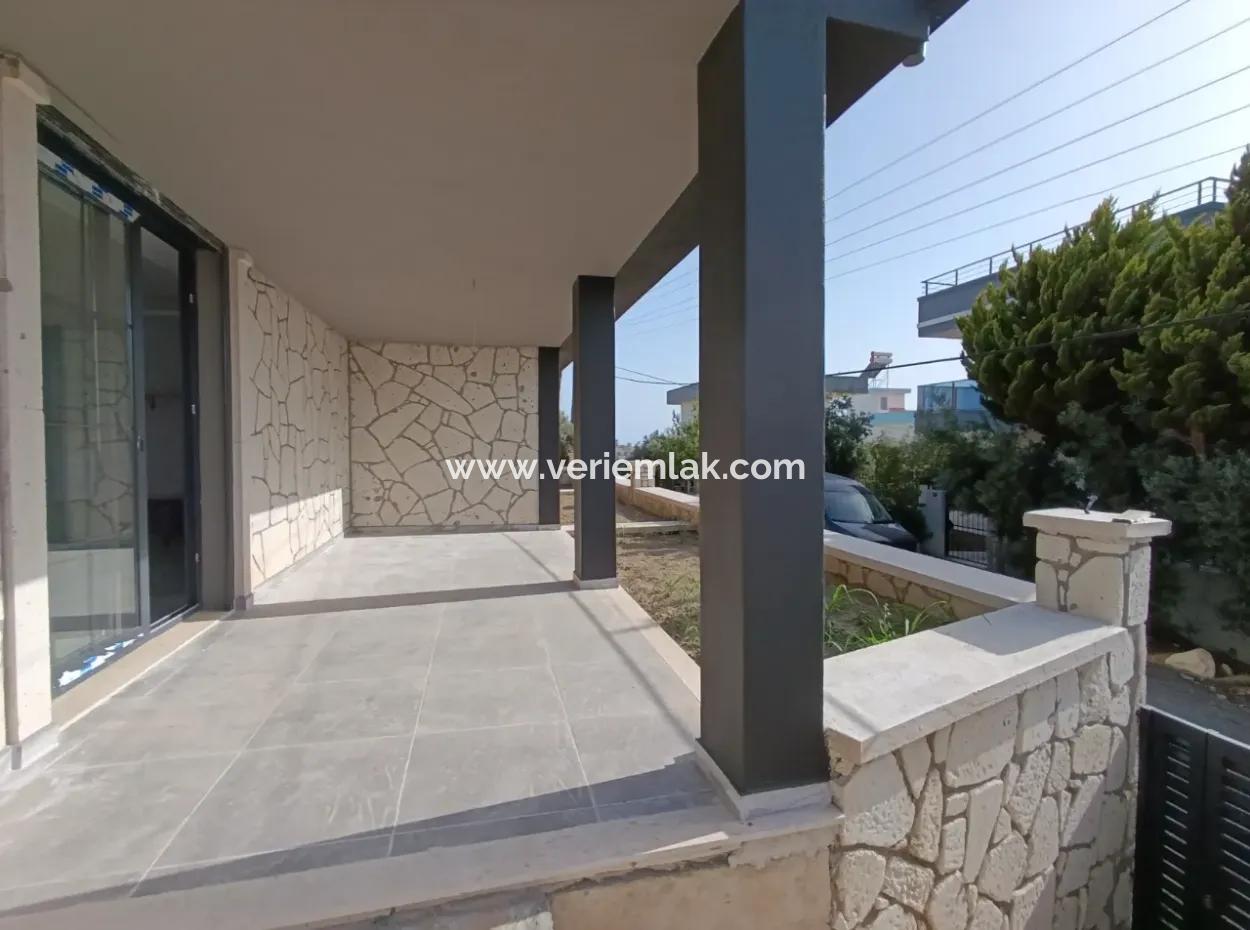 Seferihisar Elmastaş'ta Deniz'e 450M 3+1, 160M2 Kelepir Sıfır Villa