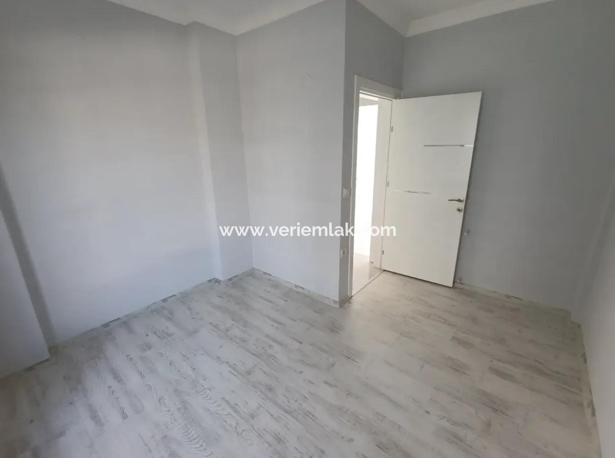 Seferihisar Elmastaş'ta 3+1, 160M2 Denize 450M2, Köşe Parsel Villa