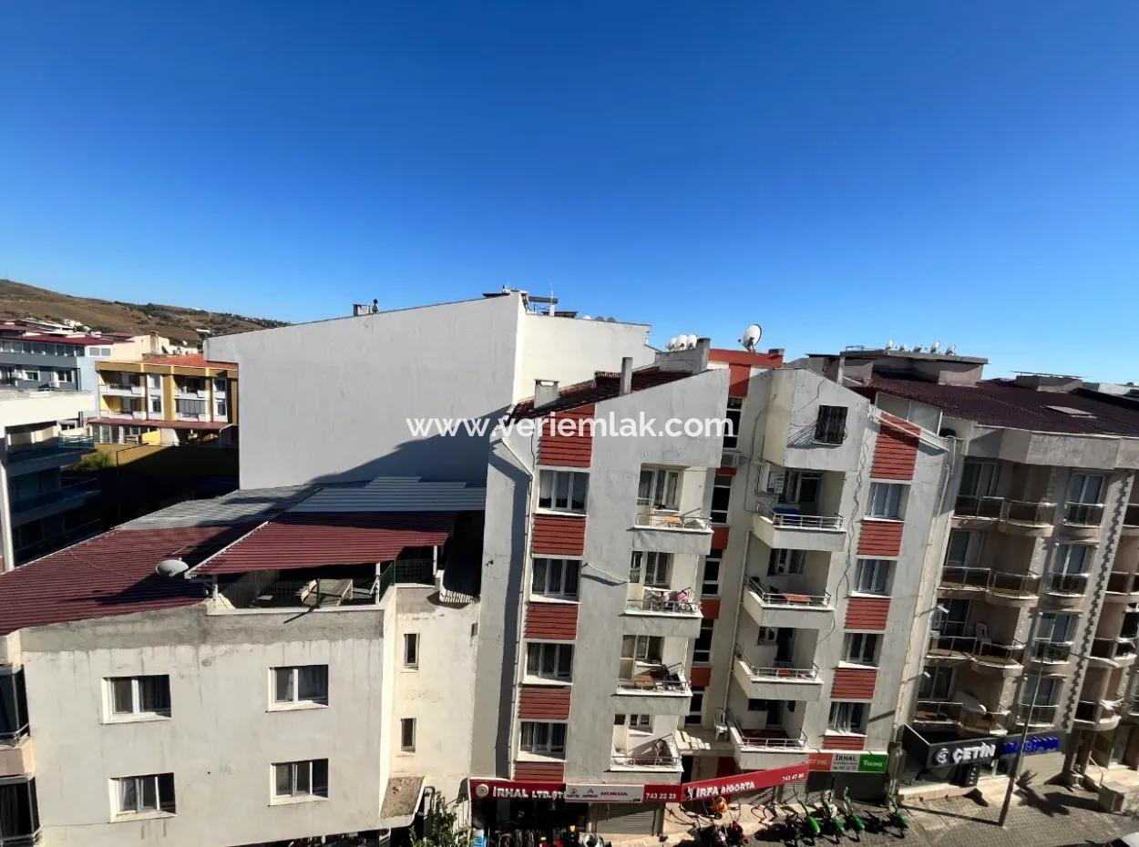 Seferihisar Adliyesi Yakınında 5+1, 240M2 Çift Teraslı Dubleks Daire