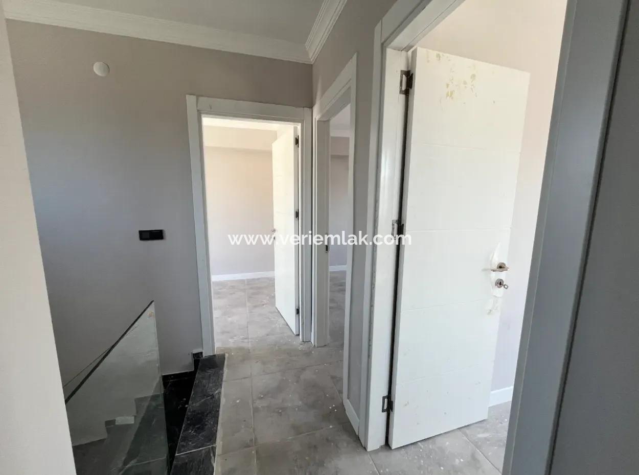 Seferihisar Düzce'de Villalar Bölgesinde 3+2 Sıfır Villa