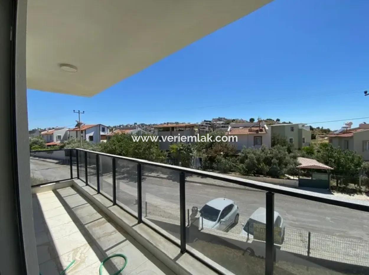 Seferihisar Akarcada Sahile 150 Metre, 3+1 Teraslı Satılık Dubleks Villa