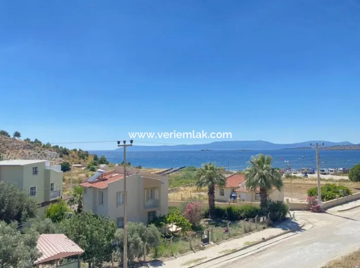 Seferihisar Akarcada Sahile 150 Metre, 3+1 Teraslı Satılık Dubleks Villa