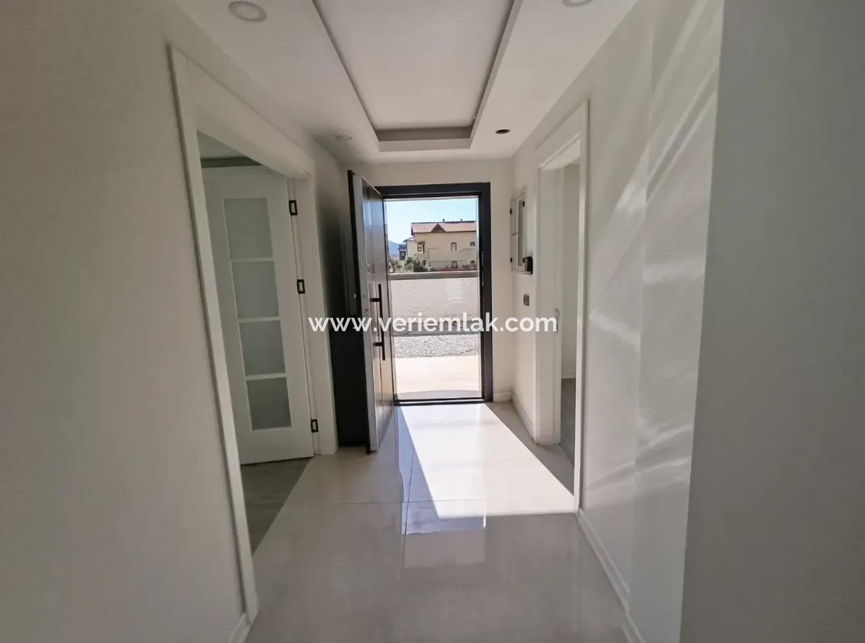 Seferihisar Gözsüzler'de 4+1, 180M2 Site İçerisinde Sıfır Villa