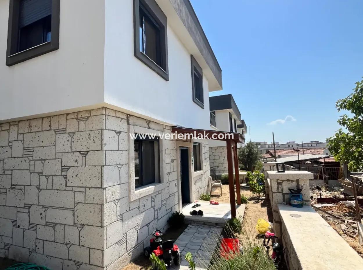 Seferihisar Çolak İbrahim Bey Mahallesi'nde Eşsiz Satılık Villa!