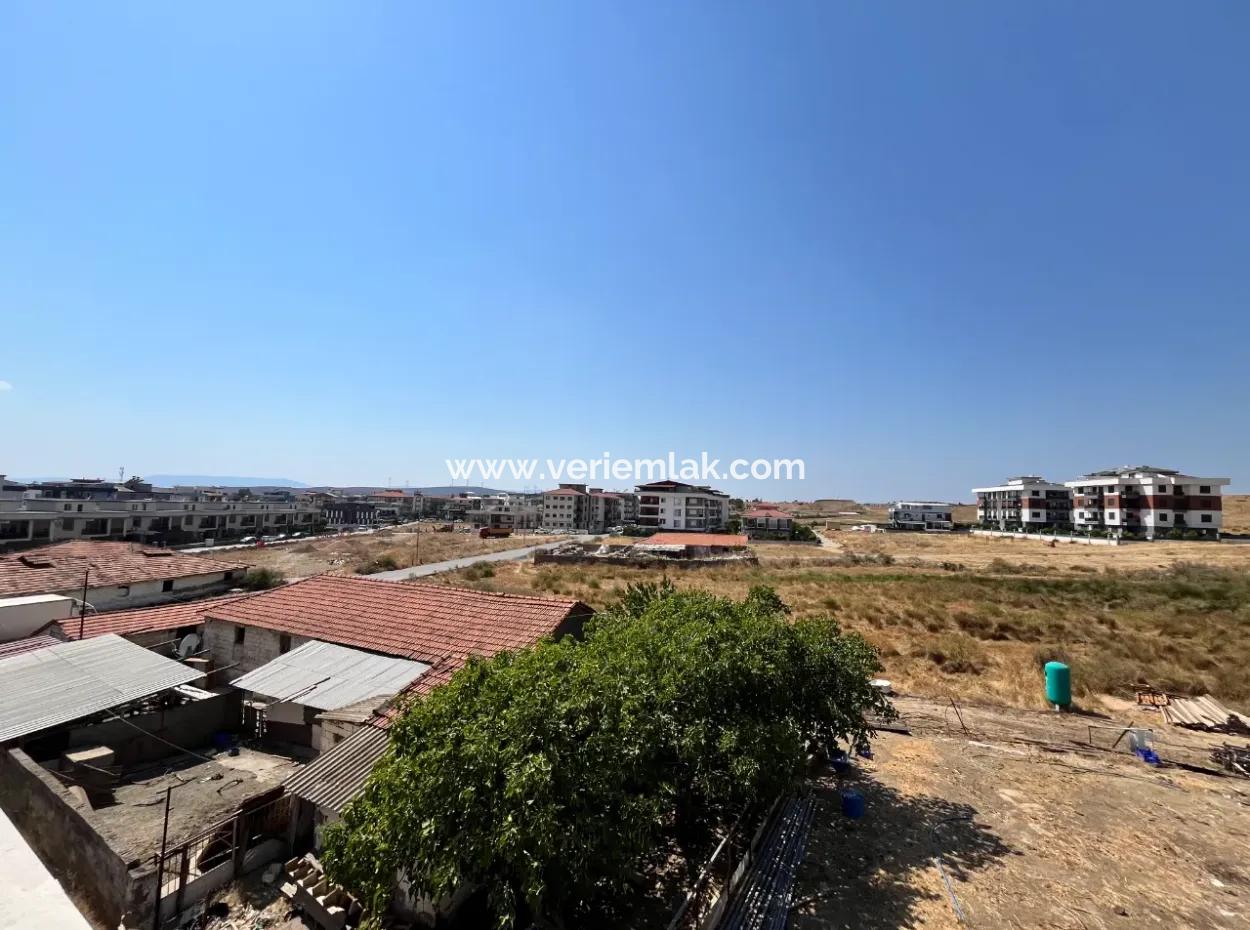 Seferihisar Çolak İbrahim Bey Mahallesi'nde Eşsiz Satılık Villa!