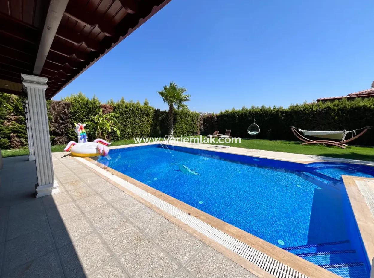 Yeşilkent Sitesi'nde Satılık Müstakil Köşk/Villa