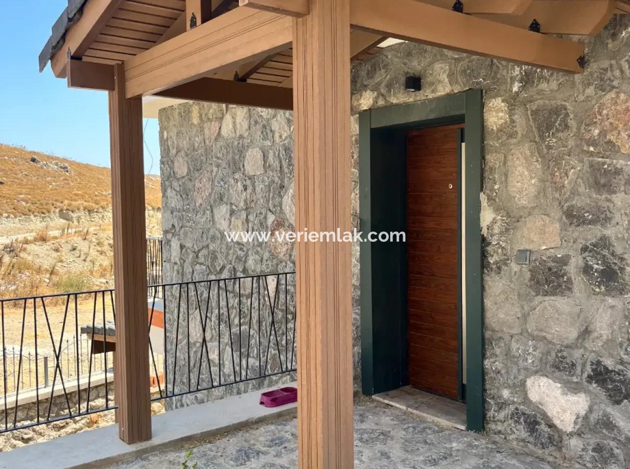 Seferihisar Haritacılar'da Lüks Villa - Denize Yakın, Mimari Harikası