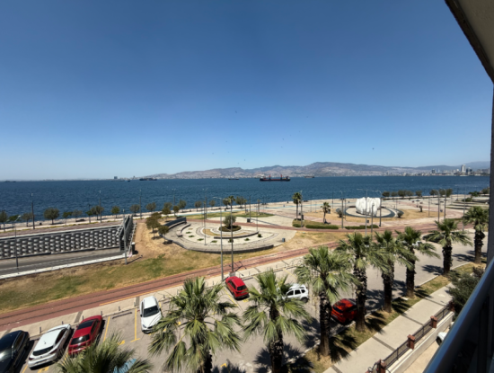 Küçükyalı Karantina Meydanında 3+1+Kiler 150 M2 Arakat Yalı Dairesi