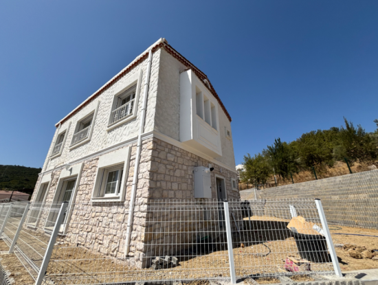 Seferihisar İhsaniye Köyünde Modern Mimari Dubleks Satılık 3+1 Daire