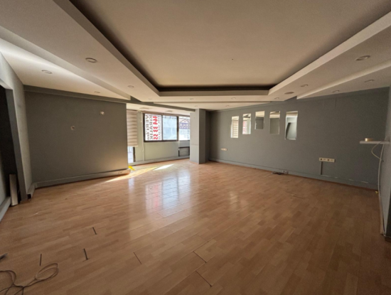 Alsancak Kıbrıs Şehitleri Caddesi Üzerinde 3.Kat Kiralık Büro