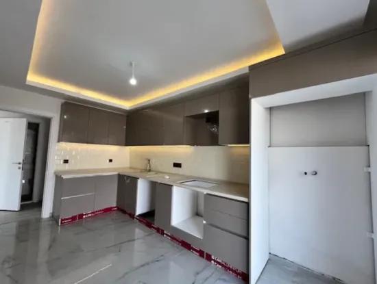 Seferihisar Akarca'da 4+1 Ebeveyn Banyolu Sıfır Villa