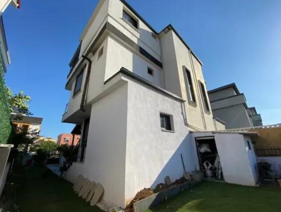 Seferihisar Doğanbeyde 3+1, Bahçeli Satılık Villa