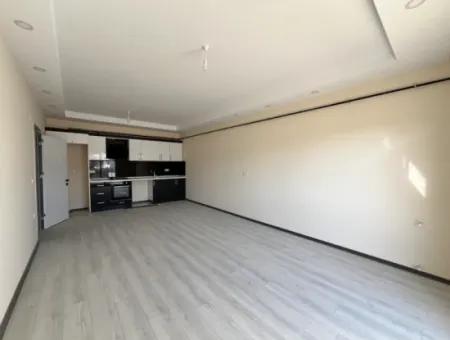 Seferihisar Stadyum Arkasında, Yüksek Kira Getirisi Ve Prim Potansiyeline Sahip Sıfır 1+1 Daire! 