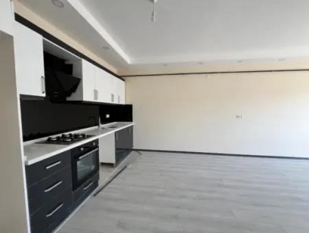 Seferihisar Stadyum Arkasında, Yüksek Kira Getirisi Ve Prim Potansiyeline Sahip Sıfır 1+1 Daire! 