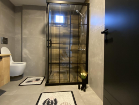 Seferihisar Camikebir Mahallesi Gözsüzler Caddesi'nde Havuzlu Site İçerisinde Eşyalı Kiralık 1+1 Daire