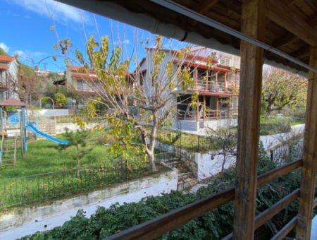 Seferihisar Doğanbey Doğa Sitesinde Yaşama Hazır Satılık 4+1 Villa
