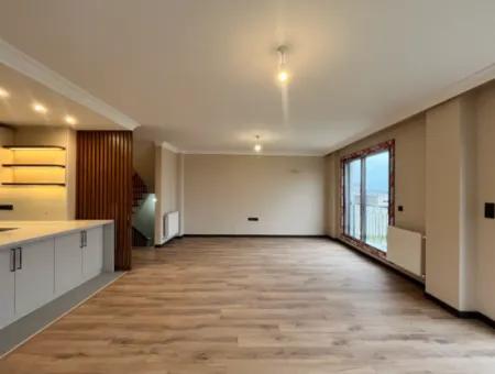 Seferihisar’da Müstakil Havuzlu, 5+2 Geniş Kullanımlı Kiralık Villa