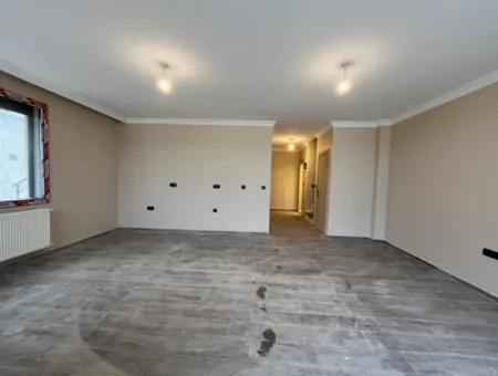 Seferihisar’da Müstakil Havuzlu, 5+2 Geniş Kullanımlı Kiralık Villa