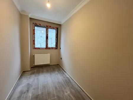 Seferihisar’da Müstakil Havuzlu, 5+2 Geniş Kullanımlı Kiralık Villa