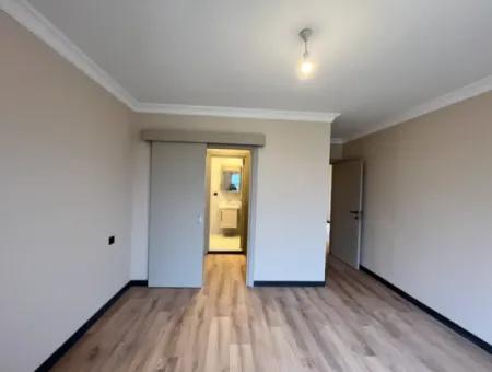 Seferihisar’da Müstakil Havuzlu, 5+2 Geniş Kullanımlı Kiralık Villa