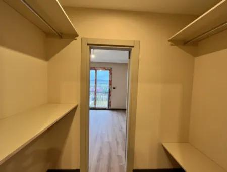 Seferihisar’da Müstakil Havuzlu, 5+2 Geniş Kullanımlı Kiralık Villa