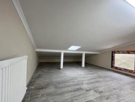 Seferihisar’da Müstakil Havuzlu, 5+2 Geniş Kullanımlı Kiralık Villa