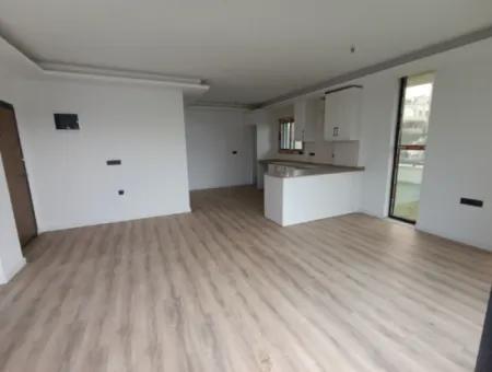 Akarca'da Denize 70 Adım Mesafede 4+1 Köşe Parsel Sıfır Villa