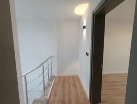 Akarca'da Denize 70 Adım Mesafede 4+1 Köşe Parsel Sıfır Villa